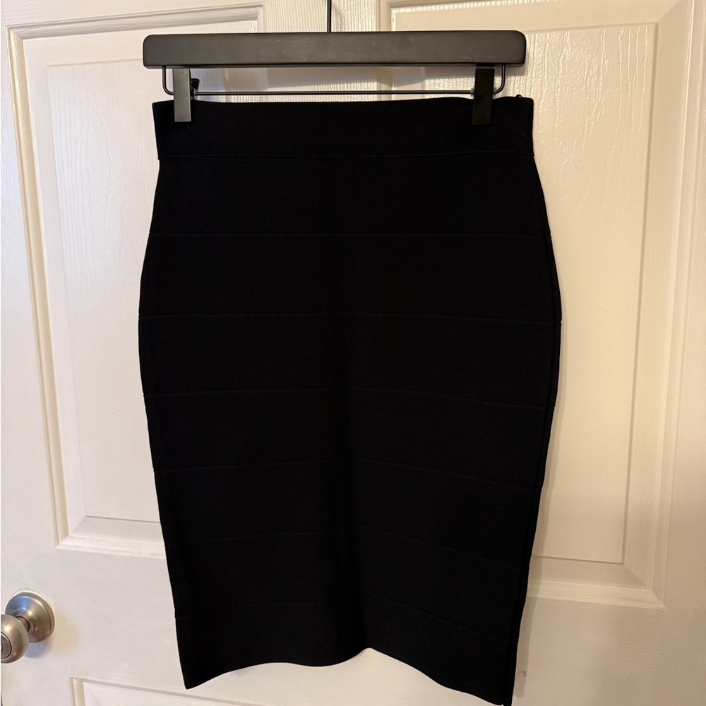 Romeo & Juliet Elegant Black Pencil Skirt